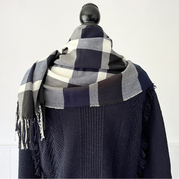 Plush Ultra Soft Plaid Fringed Scarf - Picture 4 of 9